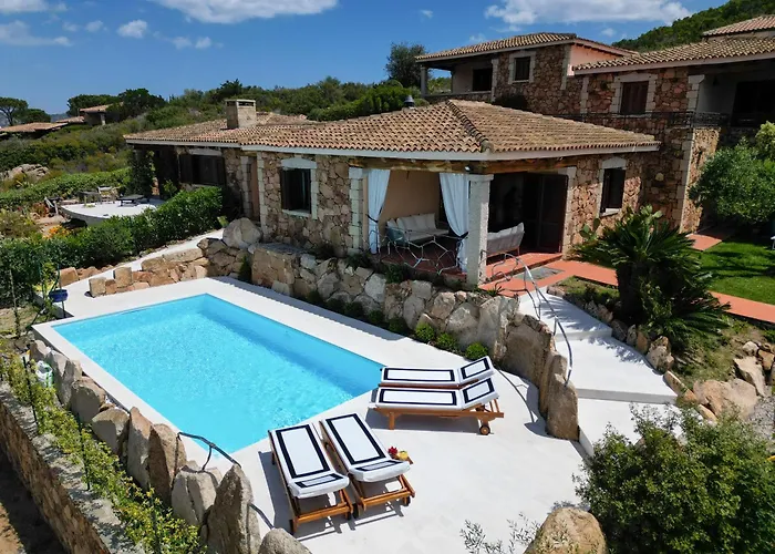 Capo Coda Cavallo Piscina Privata Villa San Teodoro