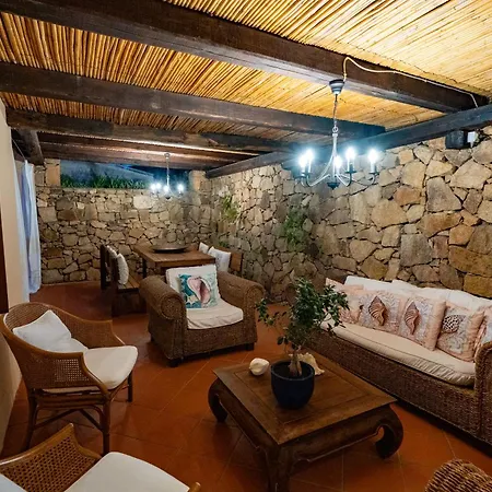Capo Coda Cavallo Piscina Privata * סאן תאודורו