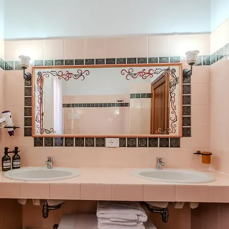 Capo Coda Cavallo Piscina Privata וילה *