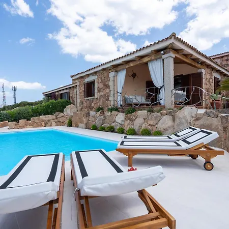 Capo Coda Cavallo Piscina Privata וילה